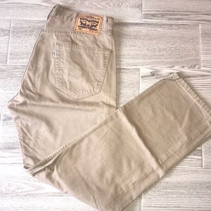 Tan Levi’s jeans